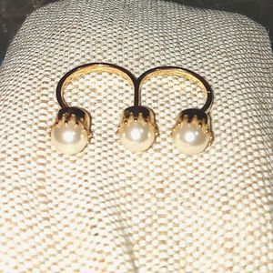 JOMMI LIM TRIPLE PEALSGOLD DOUBLE FINGER RING